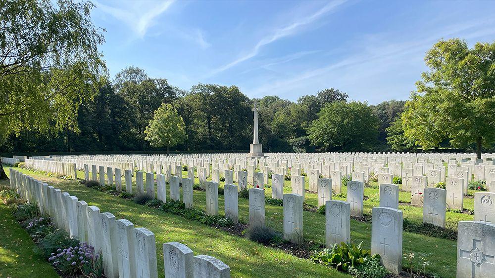 Dozinghem Military Cemetery