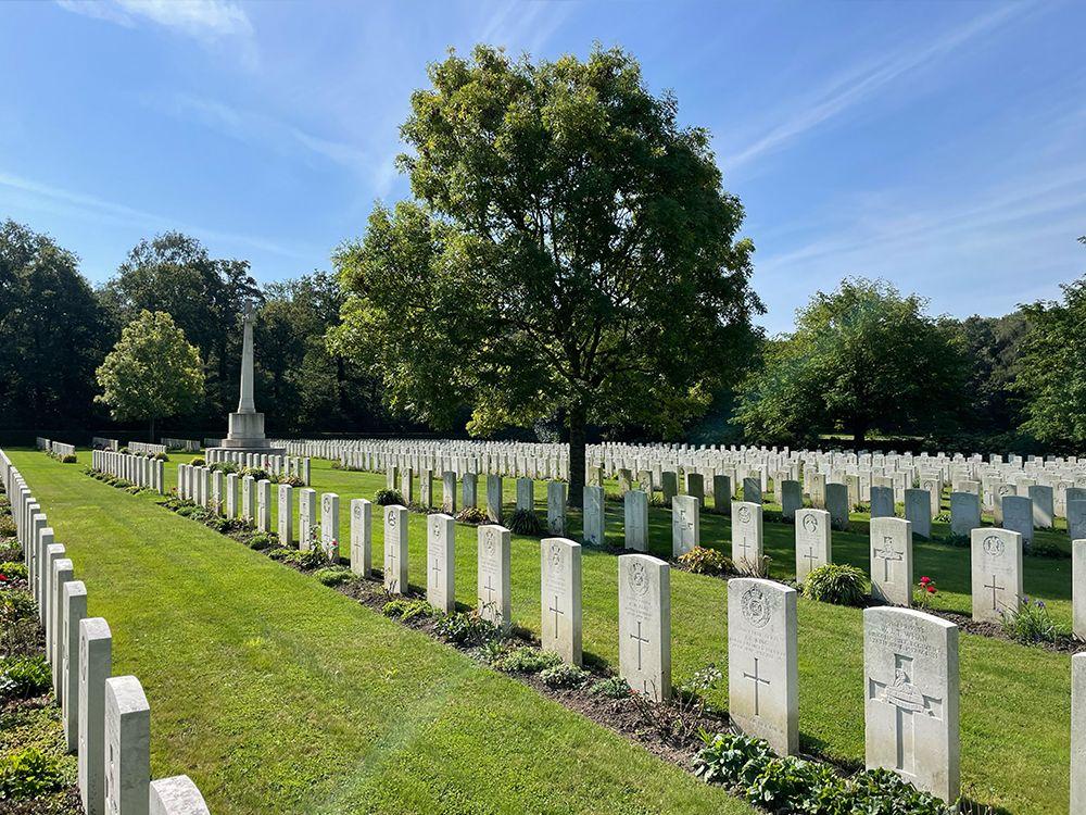 Dozinghem Military Cemetery