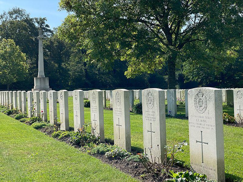 Dozinghem Military Cemetery