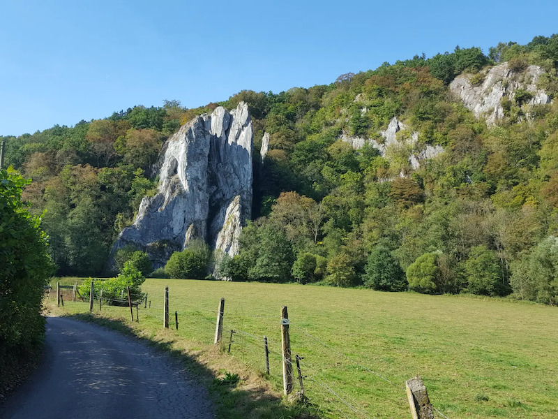  Rotsen en kastelen rond Celles